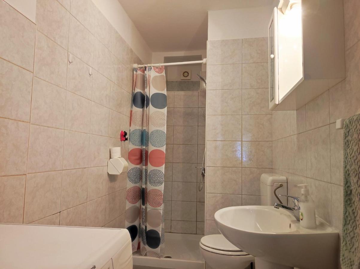 Apartment Rose Крк Екстер'єр фото