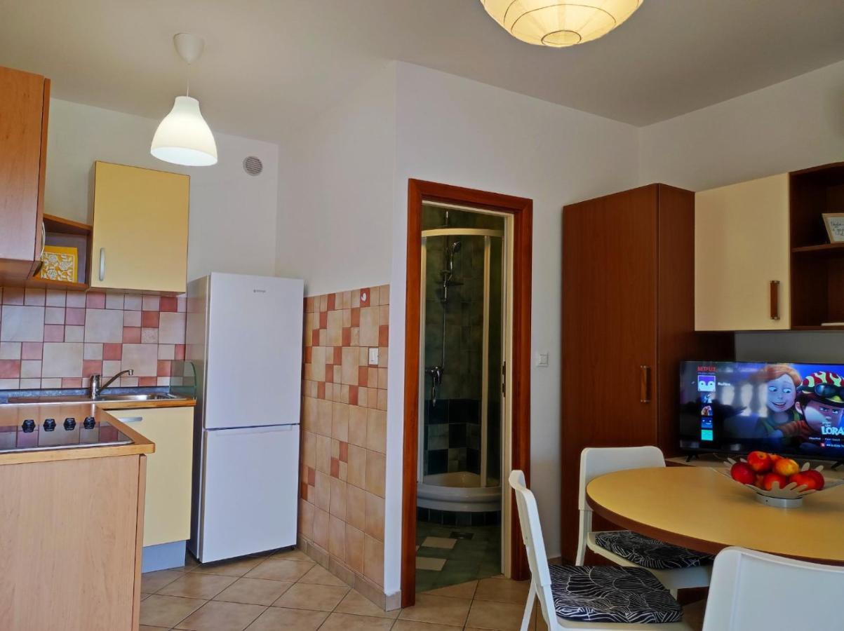 Apartment Rose Крк Екстер'єр фото