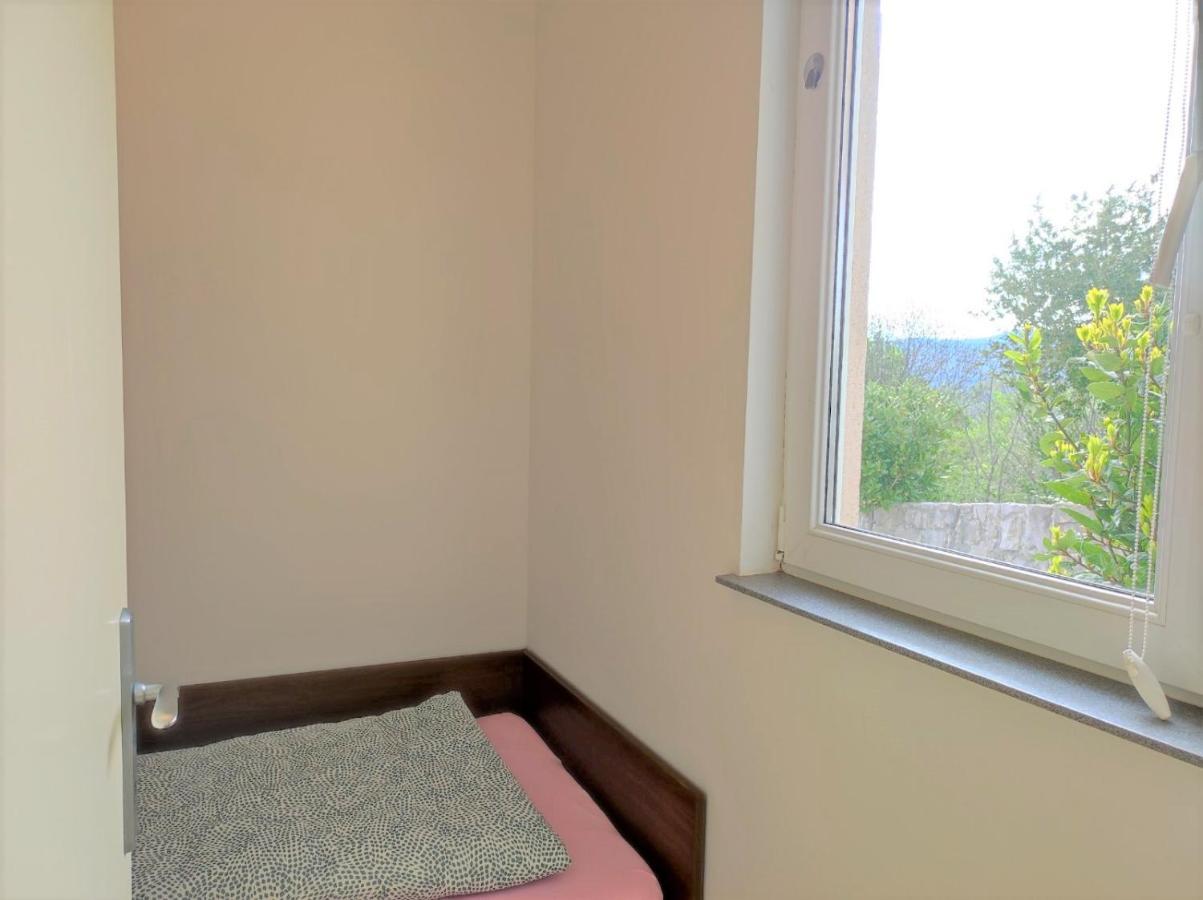 Apartment Rose Крк Екстер'єр фото